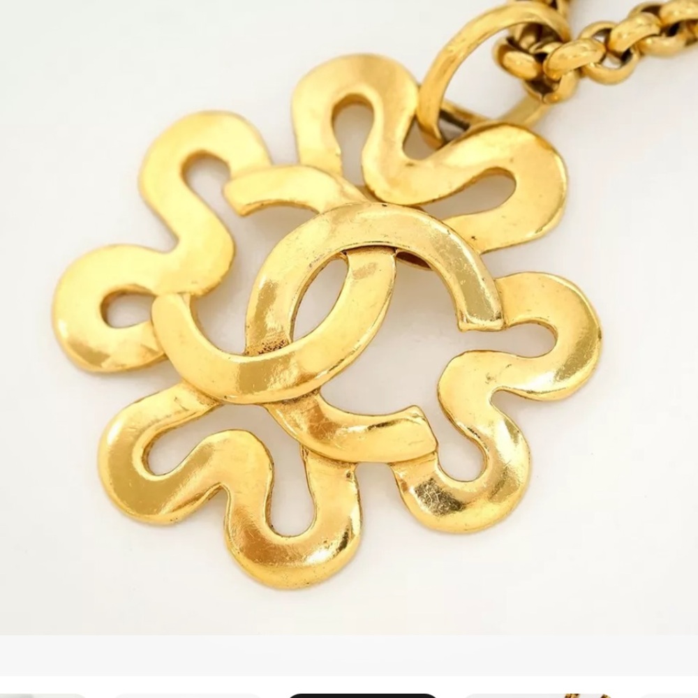 Chanel cc logo flower chain necklace Barbie collection
